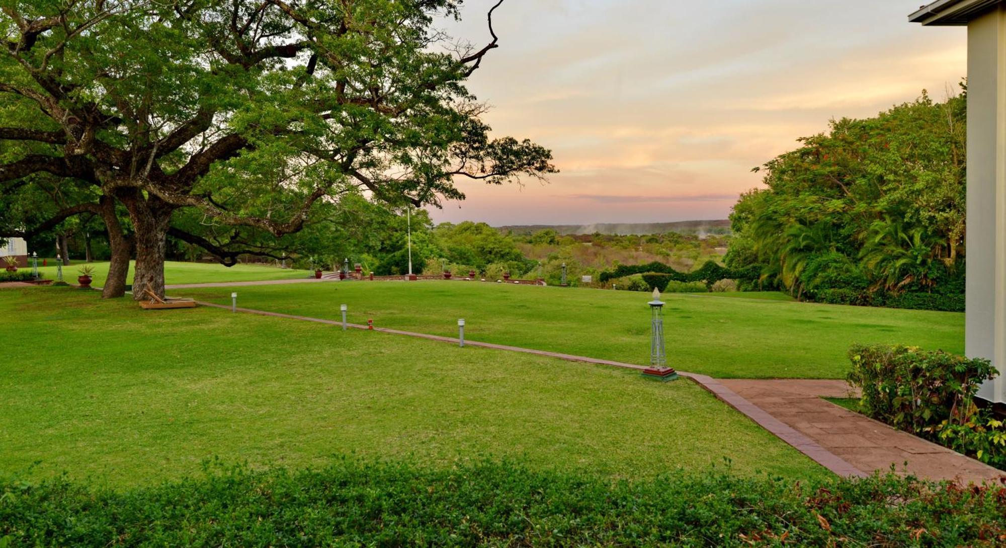 The Victoria Falls Hotel Екстериор снимка